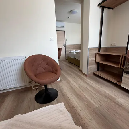 Otel Turm 24h Self Check In By H&h Linz