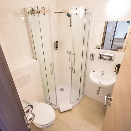 Turm 24h Self Check In By H&h リンツ