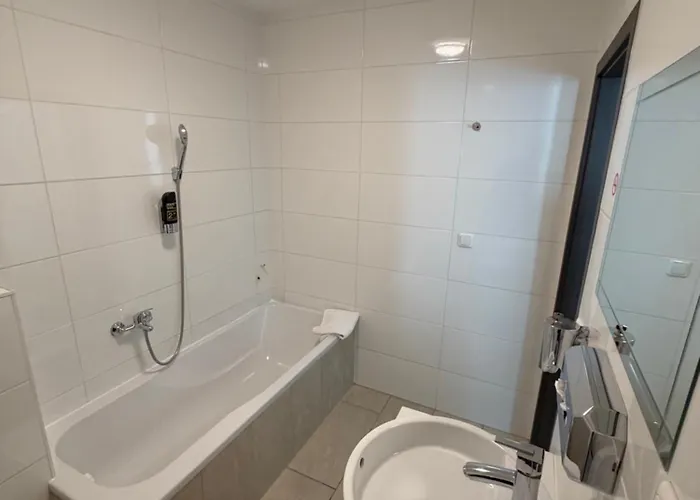 Turm 24h Self Check In By H&h Hotel