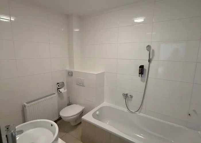 Turm 24h Self Check In By H&h 2* Linz