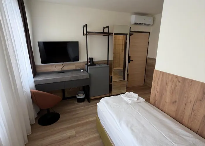 Turm 24h Self Check In By H&h 2* Linz