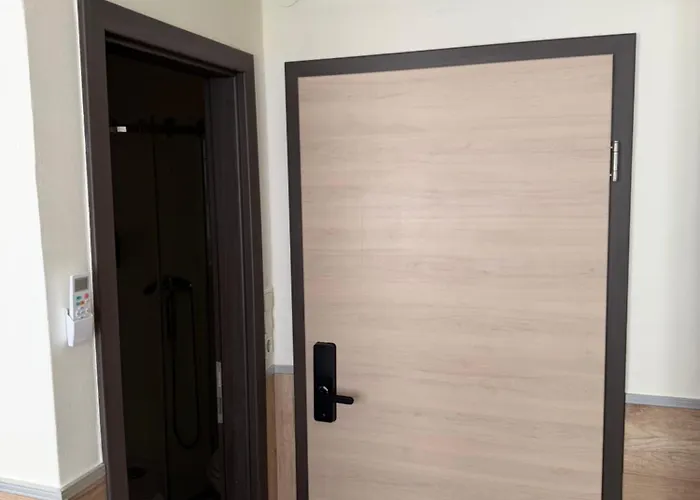 فندق Turm 24h Self Check In By H&h 2*